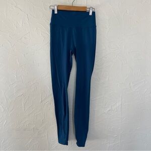 Paragon Fitwear Leggings. Blue. Size Medium